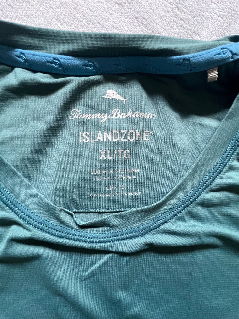 Tommy Bahama IslandZone Long Sleeve Swim Rash Guard UPF 50+ Protection - Picture 3 of 6